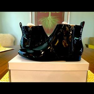 Gap black patent ankle boots. Size 9